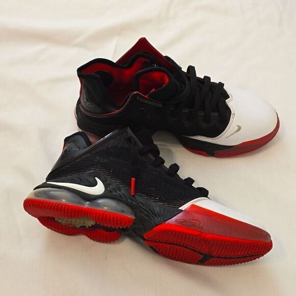 Lebron 19 Low men's 8 - Picture 1 of 8